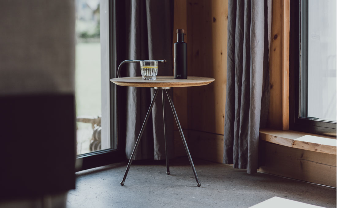 digred - Coffee Table